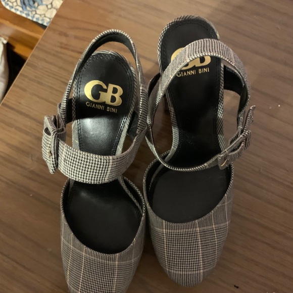 Gianni Bini heels size 6.5 - Picture 5 of 7